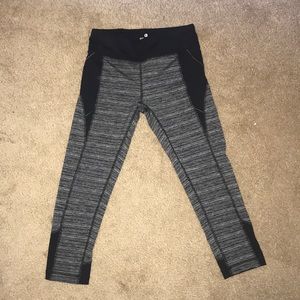 Cropped athletic leggings
